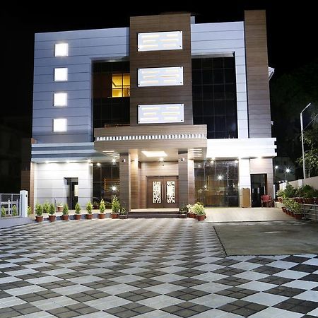Rydges Inn Kottakkal Exterior photo