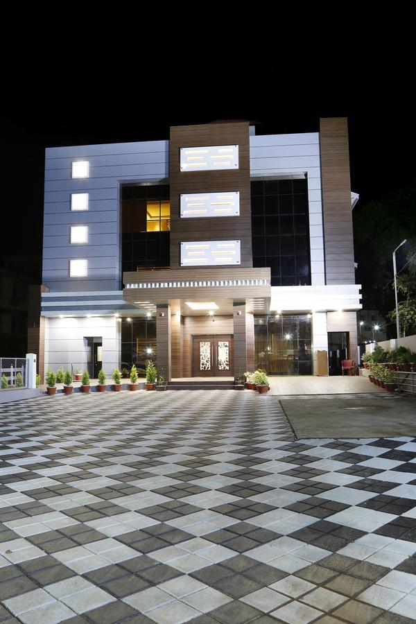 Rydges Inn Kottakkal Exterior photo